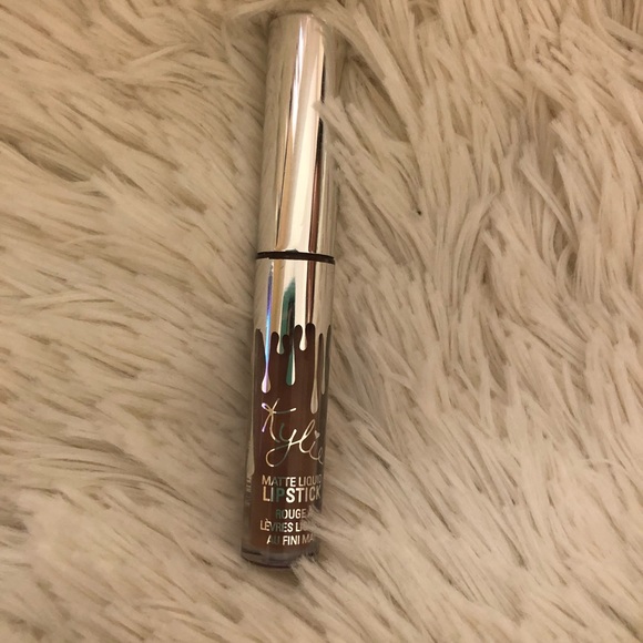 Authentic Kylie Liquid Lipstick in Moon (mini) - Picture 1 of 3